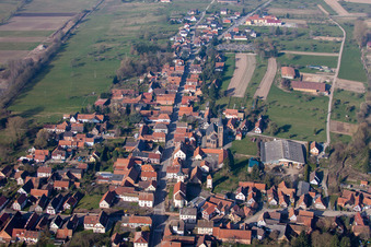 Betschdorf dans le département Bas Rhin, France du point de vue du drone
