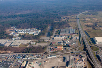 Image drone de Schweighouse-sur-Moder dans le département Bas Rhin, France