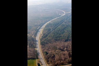 Schweighouse-sur-Moder dans le département Bas Rhin, France vu d'un drone