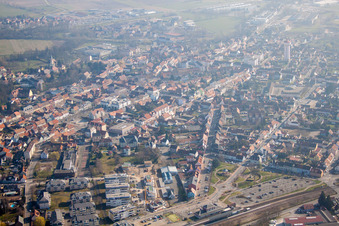 Vue d'oiseau de Bischwiller dans le département Bas Rhin, France