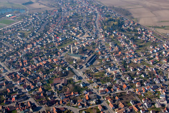 Vue d'oiseau de Gambsheim dans le département Bas Rhin, France