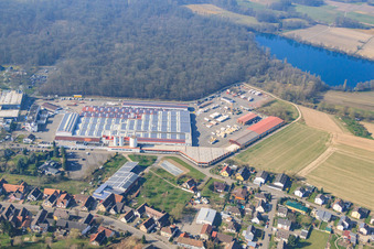 Vue aérienne de WeberHaus GmbH & Co. KG et World of Living à le quartier Linx in Rheinau dans le département Bade-Wurtemberg, Allemagne