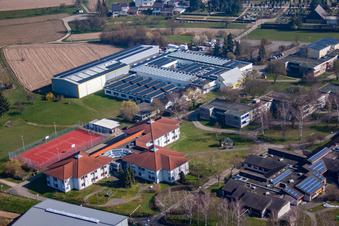 Vue aérienne de Maison et atelier de vie assistée pour personnes handicapées Ateliers Diakonie Kork-Hanauerland à le quartier Kork in Kehl dans le département Bade-Wurtemberg, Allemagne