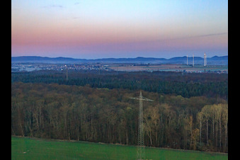 Vue aérienne de Les plaines d'Otterbach dans la brume matinale à Kandel dans le département Rhénanie-Palatinat, Allemagne