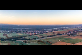 Vue aérienne de Panorama de la région de Viehstrich depuis le nord à le quartier Schaidt in Wörth am Rhein dans le département Rhénanie-Palatinat, Allemagne