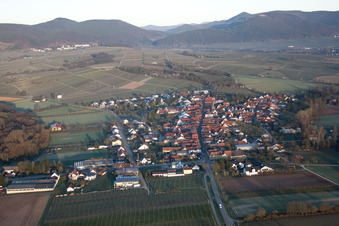 Quartier Klingen in Heuchelheim-Klingen dans le département Rhénanie-Palatinat, Allemagne depuis l'avion