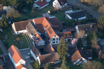 Vue oblique de Bar à vins Vogler à le quartier Heuchelheim in Heuchelheim-Klingen dans le département Rhénanie-Palatinat, Allemagne