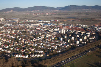 Landau in der Pfalz dans le département Rhénanie-Palatinat, Allemagne du point de vue du drone