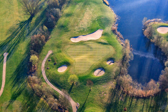 Golf Course Landgut Dreihof - GOLF absolu le matin à le quartier Dreihof in Essingen dans le département Rhénanie-Palatinat, Allemagne d'en haut