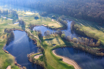 Golf Course Landgut Dreihof - GOLF absolu le matin à le quartier Dreihof in Essingen dans le département Rhénanie-Palatinat, Allemagne hors des airs