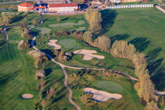 Golf Course Landgut Dreihof - GOLF absolu le matin à le quartier Dreihof in Essingen dans le département Rhénanie-Palatinat, Allemagne d'un drone