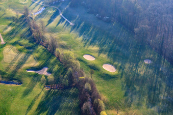 Golf Course Landgut Dreihof - GOLF absolu le matin à le quartier Dreihof in Essingen dans le département Rhénanie-Palatinat, Allemagne vue du ciel