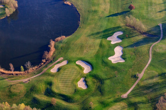 Enregistrement par drone de Golf Course Landgut Dreihof - GOLF absolu le matin à le quartier Dreihof in Essingen dans le département Rhénanie-Palatinat, Allemagne