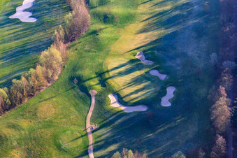 Image drone de Golf Course Landgut Dreihof - GOLF absolu le matin à le quartier Dreihof in Essingen dans le département Rhénanie-Palatinat, Allemagne