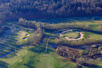 Vue aérienne de Golf Course Landgut Dreihof - GOLF absolu le matin à le quartier Dreihof in Essingen dans le département Rhénanie-Palatinat, Allemagne