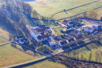 Vue oblique de Fuchsmühle à Offenbach an der Queich dans le département Rhénanie-Palatinat, Allemagne