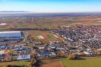 Vue aérienne de Zone commerciale du Schlagengarten à Offenbach an der Queich dans le département Rhénanie-Palatinat, Allemagne