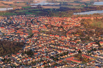 Photographie aérienne de Vue de la ville depuis l'ouest à Jockgrim dans le département Rhénanie-Palatinat, Allemagne