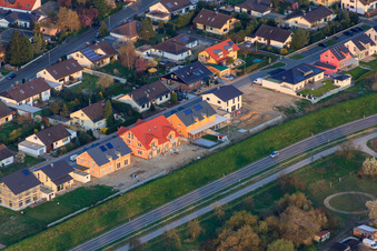 Vue oblique de Forstlandallee à Jockgrim dans le département Rhénanie-Palatinat, Allemagne