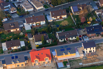 Forstlandallee à Jockgrim dans le département Rhénanie-Palatinat, Allemagne depuis l'avion