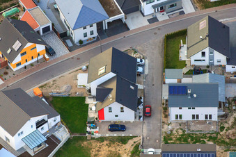 Vue oblique de Eisvogelstr à Jockgrim dans le département Rhénanie-Palatinat, Allemagne