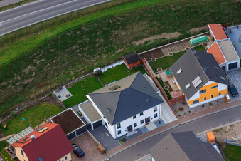 Eisvogelstr à Jockgrim dans le département Rhénanie-Palatinat, Allemagne d'en haut