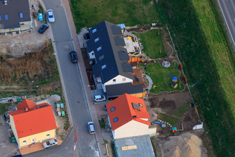 Forstlandallee à Jockgrim dans le département Rhénanie-Palatinat, Allemagne d'un drone