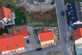 Forstlandallee à Jockgrim dans le département Rhénanie-Palatinat, Allemagne vu d'un drone