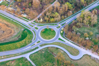 Vue aérienne de Rond-point au bout de la Buchstr à Jockgrim dans le département Rhénanie-Palatinat, Allemagne