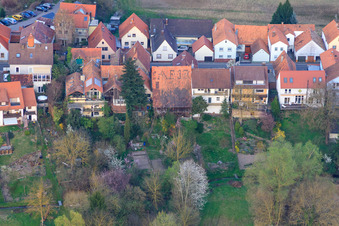 Vue aérienne de Ludwigstraße vue de l'ouest à Jockgrim dans le département Rhénanie-Palatinat, Allemagne