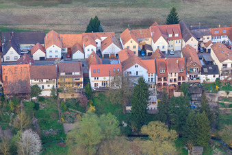 Vue aérienne de Ludwigstraße vue de l'ouest à Jockgrim dans le département Rhénanie-Palatinat, Allemagne