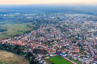 Ludwigstraße à Jockgrim dans le département Rhénanie-Palatinat, Allemagne d'en haut