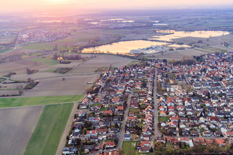 Vue oblique de Vue du village depuis le sud-est à Leimersheim dans le département Rhénanie-Palatinat, Allemagne