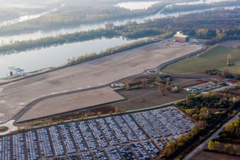 Vue aérienne de Chantier de construction des nouvelles installations portuaires du Port Autonome de Strasbourg sur les rives du Rhin à Lauterbourg dans le département Bas Rhin, France