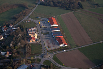 Quartier Neulauterburg in Berg dans le département Rhénanie-Palatinat, Allemagne d'un drone