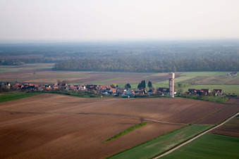 Schleithal dans le département Bas Rhin, France du point de vue du drone