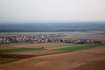 Schleithal dans le département Bas Rhin, France vu d'un drone