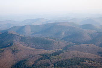 Enregistrement par drone de Nehwiller-près-Wœrth dans le département Bas Rhin, France
