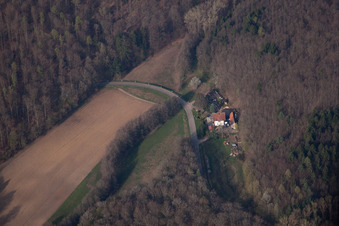 Nehwiller-près-Wœrth dans le département Bas Rhin, France d'un drone