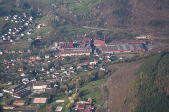 Niederbronn-les-Bains dans le département Bas Rhin, France vu d'un drone