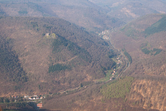 Photographie aérienne de Niederbronn-les-Bains dans le département Bas Rhin, France