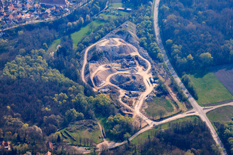 Vue aérienne de Sablières J. Leonhart - Plateforme recyclage de Lauterbourg à Lauterbourg dans le département Bas Rhin, France