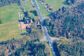 Vue aérienne de Ancienne maison forestière du Bienwald : Langenberg à Wörth am Rhein dans le département Rhénanie-Palatinat, Allemagne