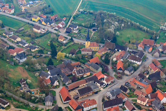 Vue aérienne de Ancienne Poststr à le quartier Gleußen in Itzgrund dans le département Bavière, Allemagne