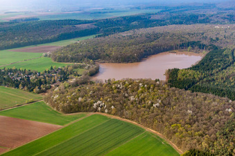 Vue aérienne de Reutsee à Sulzdorf an der Lederhecke dans le département Bavière, Allemagne