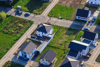Vue oblique de Nouvelle zone de développement Est (Im Holderbusch) à Minfeld dans le département Rhénanie-Palatinat, Allemagne