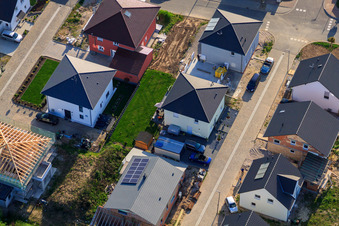 Nouvelle zone de développement Est (Im Holderbusch) à Minfeld dans le département Rhénanie-Palatinat, Allemagne vue d'en haut