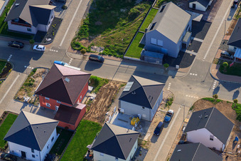 Nouvelle zone de développement Est (Im Holderbusch) à Minfeld dans le département Rhénanie-Palatinat, Allemagne depuis l'avion