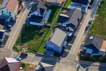 Vue d'oiseau de Nouvelle zone de développement Est (Im Holderbusch) à Minfeld dans le département Rhénanie-Palatinat, Allemagne