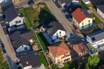 Vue d'oiseau de Nouvelle zone de développement Est (Im Holderbusch) à Minfeld dans le département Rhénanie-Palatinat, Allemagne